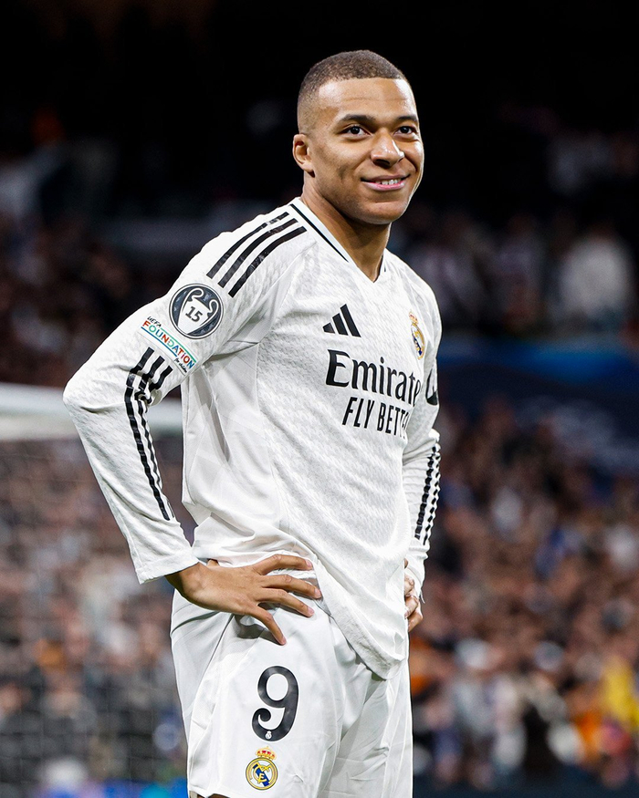 尴尬！王博指导末节换上4名“新人”，许利民指导却仍打不过