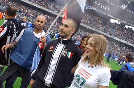 门将：兄弟，你别这样吓我