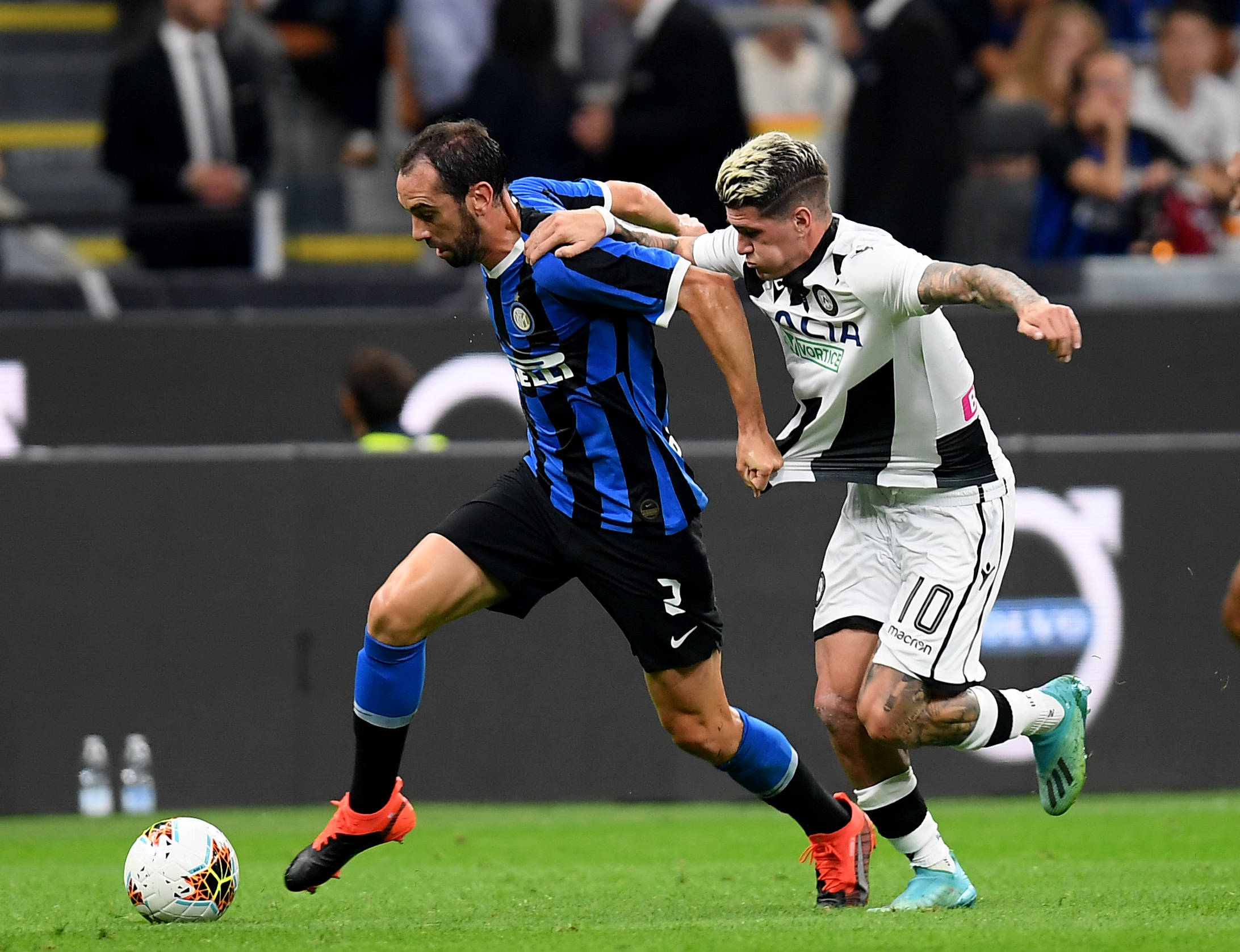 英超前瞻：维拉状态火热9轮8胜，残阵枪手客战盼继续领跑