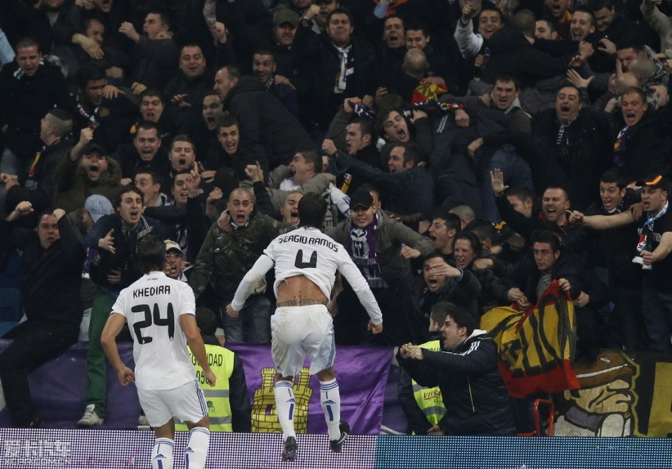 亚历山大三节12中10轻取33分，连续95场拿到20+