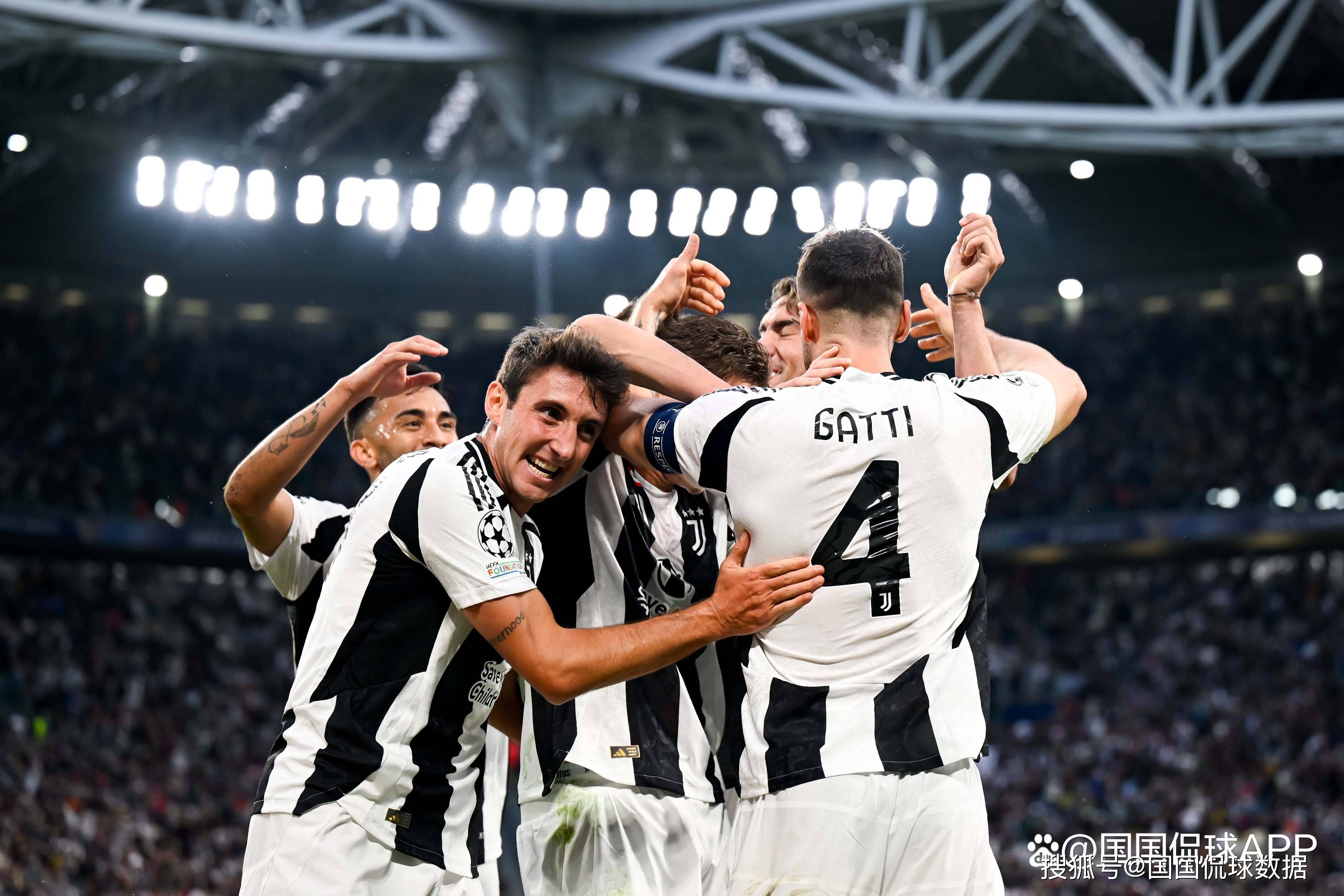 与4结缘，多特5轮欧冠联赛有4轮打入4球，剩下1轮被曼城进4球